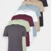Pier One 7 PACK - T-Shirt Basic - Black/green/bordeaux -Pier One 05950bdf2b4f4a819c926fdd6aa3f51b