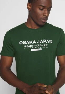 Pier One OSAKA TEE - T-Shirt Print - Green 11 Pier One OSAKA TEE - T-Shirt Print - Green -Pier One 1020131a5f7a4e86b543150e8a18156a