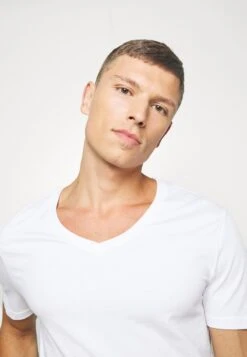 Pier One 2 PACK - T-Shirt Basic - White 11 Pier One 2 PACK - T-Shirt Basic - White -Pier One 2464778c5d314b51b098f8e722d959b0