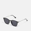 Pier One Sonnenbrille - Black 2 Pier One Sonnenbrille - Black -Pier One 3bd9163133864f3e834b2270c82874ff
