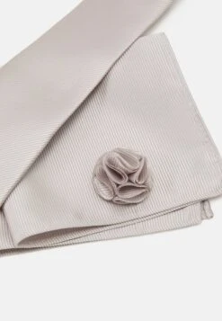 Pier One SET - Sonstige Accessoires - Silver -Pier One 452e98d41bb04aa69987b4e354cb6b93