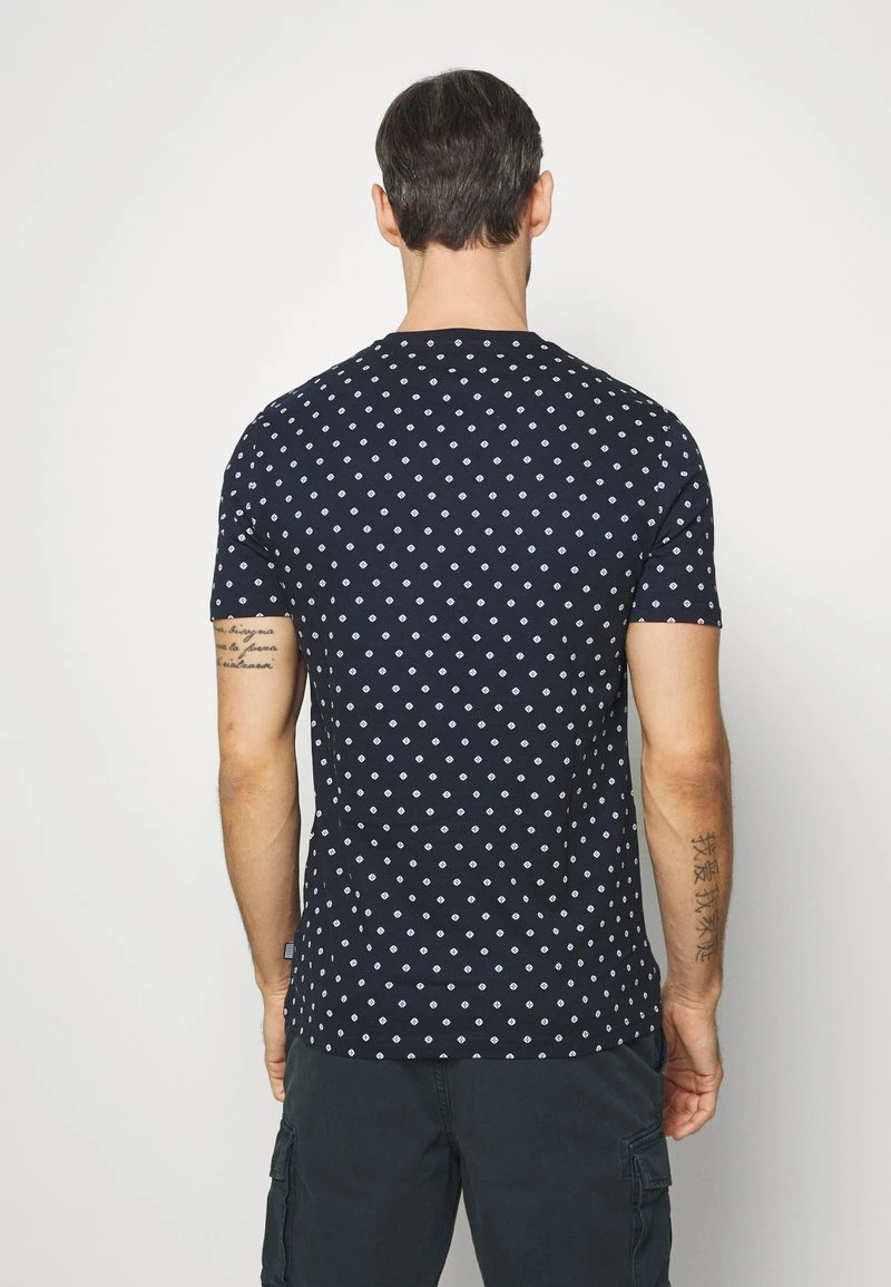 Pier One 3 PACK - T-Shirt Print - White/dark Blue/red 6 Pier One 3 PACK - T-Shirt Print - White/dark Blue/red – Bild 4