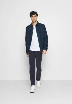 Pier One -Pier One 55f2ac48a5ab48c486122bf300725906