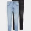Pier One 2 PACK - Jeans Skinny Fit - Light Blue/black 1 Pier One 2 PACK - Jeans Skinny Fit - Light Blue/black -Pier One 744b89c1ac6d4b31aed9ac3336ccd67b
