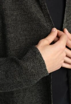 Pier One Strickjacke - Black/olive 12 Pier One Strickjacke - Black/olive -Pier One 77cc56baa8d64ff08fd27eaa2cfca327