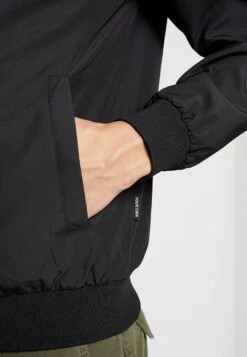 Pier One Bomberjacke - Black 13 Pier One Bomberjacke - Black -Pier One 785de7e873654e248854c6583672cfa7