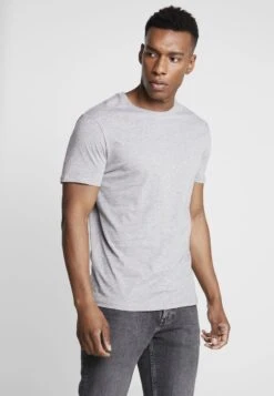 Pier One T-Shirt Basic - Mottled Bordeaux/white 11 Pier One T-Shirt Basic - Mottled Bordeaux/white -Pier One 7eba97ea5a88465da953c1134f452ef3