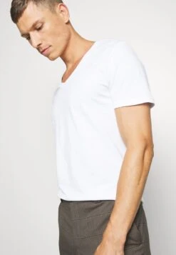 Pier One 2 PACK - T-Shirt Basic - White 12 Pier One 2 PACK - T-Shirt Basic - White -Pier One 8a50f47374ab42e380a66ae8b1778f0e