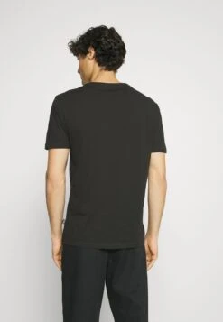 Pier One 5 PACK - T-Shirt Basic - White/black/dark Blue 10 Pier One 5 PACK - T-Shirt Basic - White/black/dark Blue -Pier One a0c7b6453ce14bcdb30df26ad77873b2