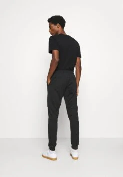 Pier One Jogginghose - Black 10 Pier One Jogginghose - Black -Pier One a1b709fa2c32431482f95b3eb7300192