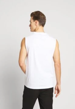 Pier One 3 PACK - T-Shirt Basic - Grey/white/black 10 Pier One 3 PACK - T-Shirt Basic - Grey/white/black -Pier One a9eda1483b324f9bb5e5f44f95d5a2f7