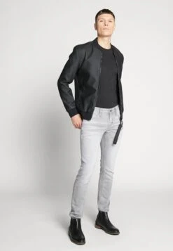 Pier One 2 PACK - Top - White/black 13 Pier One 2 PACK - Top - White/black -Pier One c5e3985593c9463f9e29b52b32961a9d 1