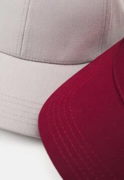 Pier One UNISEX 2 PACK - Cap - Light Grey/berry 11 Pier One UNISEX 2 PACK - Cap - Light Grey/berry -Pier One db52e4bec20b4e21a2d423baba99be86