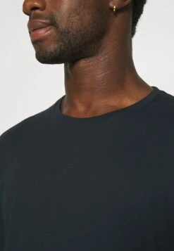 Pier One 2 PACK - Langarmshirt - Olive/dark Blue 13 Pier One 2 PACK - Langarmshirt - Olive/dark Blue -Pier One f69abb7916144e8aa0b01718277e8c4a