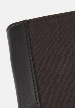 Pier One Geldbörse - Black 11 Pier One Geldbörse - Black -Pier One f69ce714c77542f983324f2456779ecc