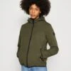Pier One Regenjacke / Wasserabweisende Jacke - Olive -Pier One fe480f914e9c4189ab8273cc70688356